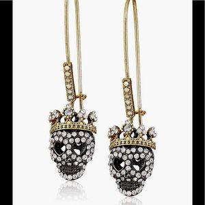 Bundle w/Betsey Johnson ☠️ dangle earrings & tote
